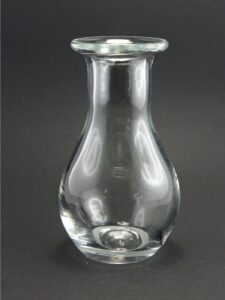 Szklany wazon artystyczny (Artistic glass vase)