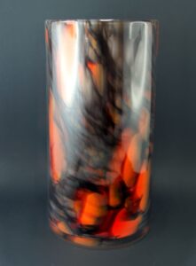 Szklany wazon artystyczny (Artistic glass vase)