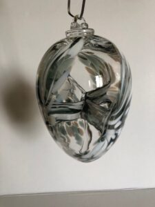 Friendship ball - which ball - wiszące jajko