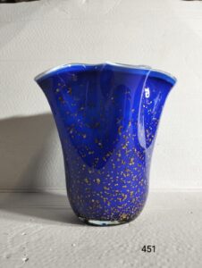 Szklany wazon artystyczny (Artistic glass vase)