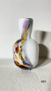 Szklany wazon artystyczny (Artistic glass vase)