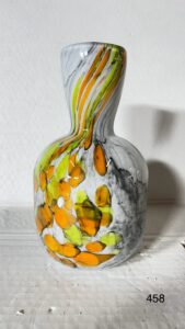 Szklany wazon artystyczny (Artistic glass vase)
