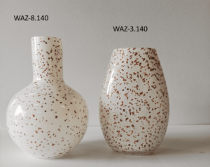 Szklany wazon artystyczny (Artistic glass vase)