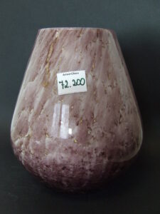 Szklany wazon artystyczny (Artistic glass vase)