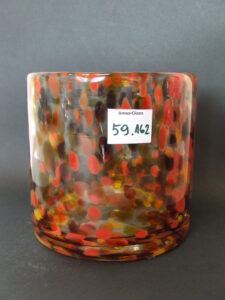 Szklany wazon artystyczny (Artistic glass vase)