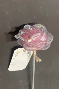 Ozdoba ogrodowa-różna lavendowa/Garden ornament lavender rose