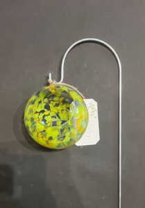 Ozdoba ogrodowa-karmnik dla ptaszków/Garden ornament - bird feeder