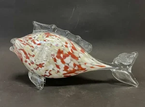 Szklana ryba - PRL - czerwono-bezowa 743 (glass fish)